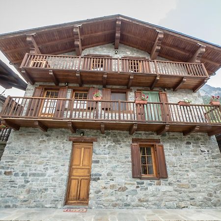 Silou Retreat Champdepraz Exterior foto