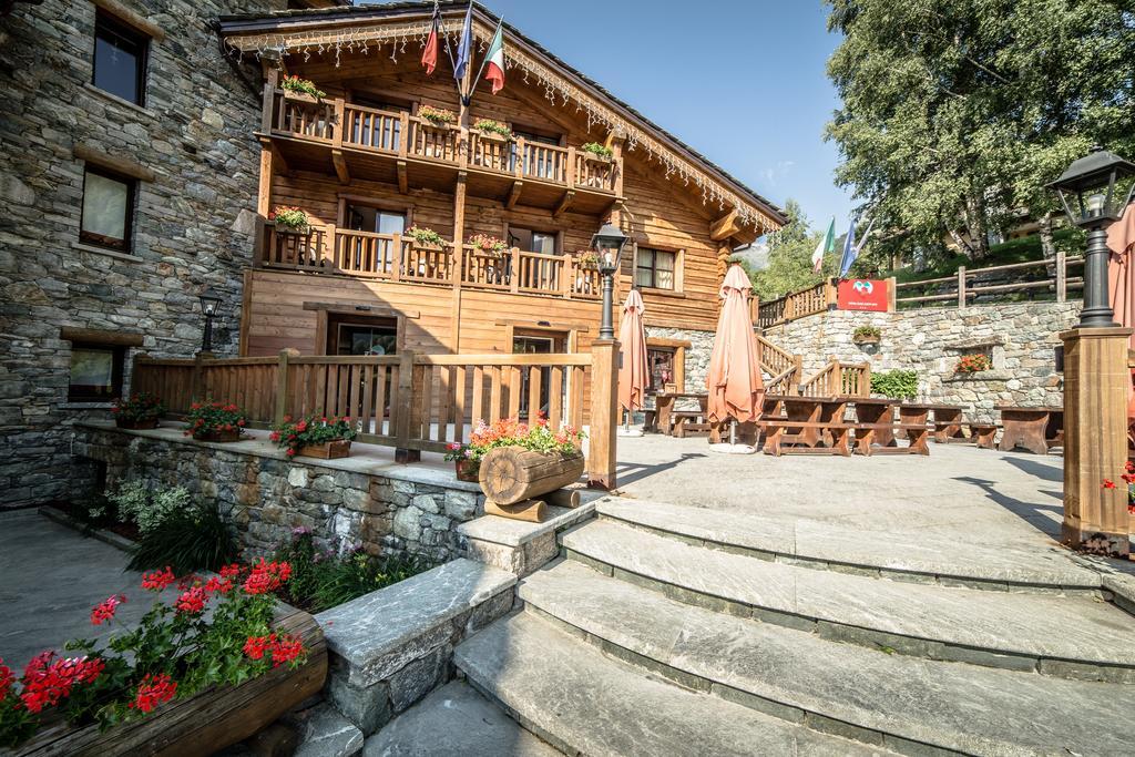 Silou Retreat Champdepraz Exterior foto