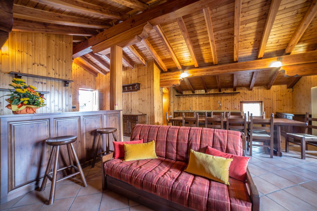 Silou Retreat Champdepraz Exterior foto